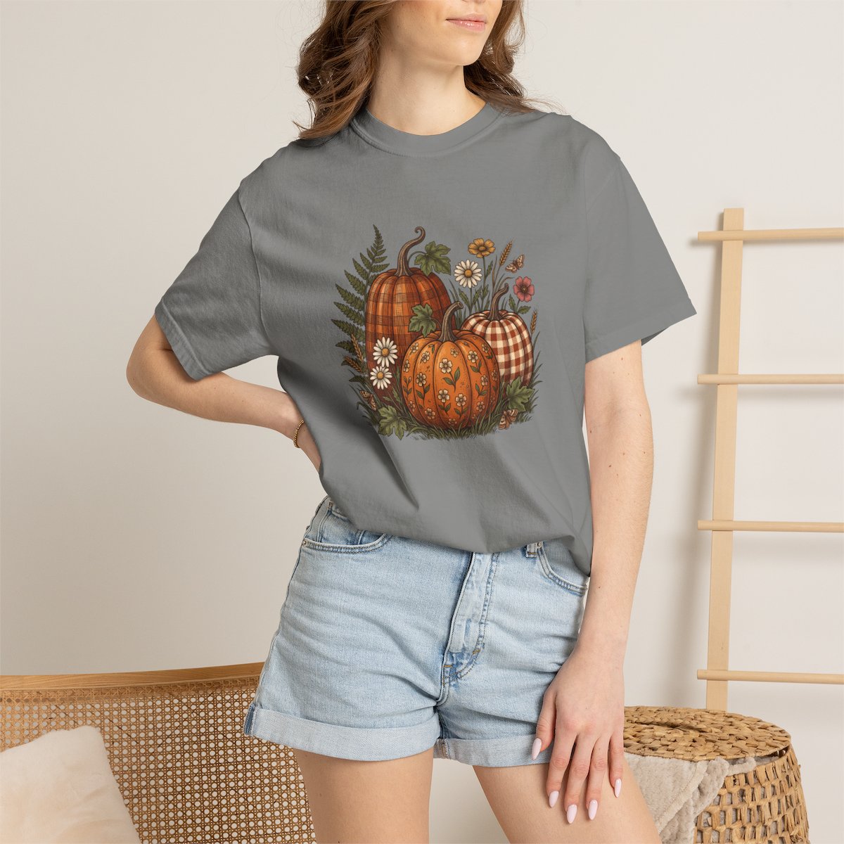 Patterned Pumpkin tee in granite, worn